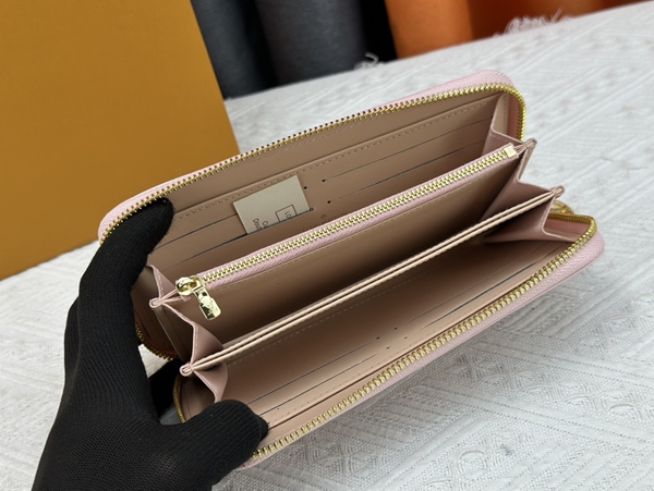 LVコピーウォレット着用イメージ